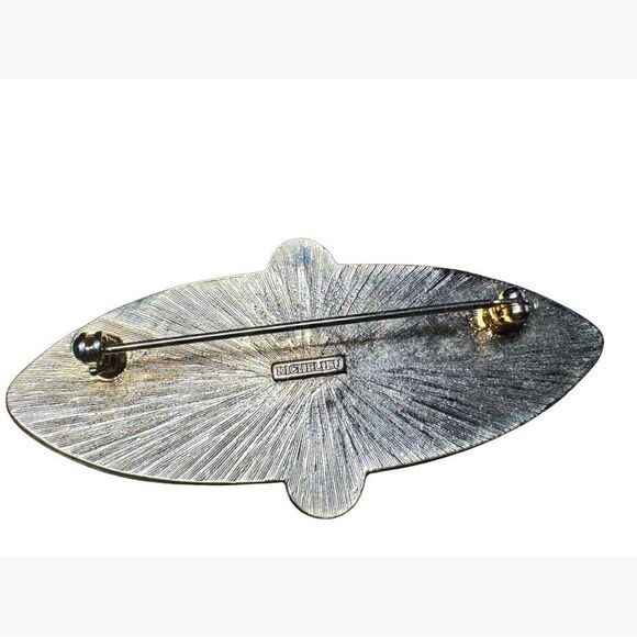 *RICHELIEU* Gold Tone Brooch - Picture 3 of 3